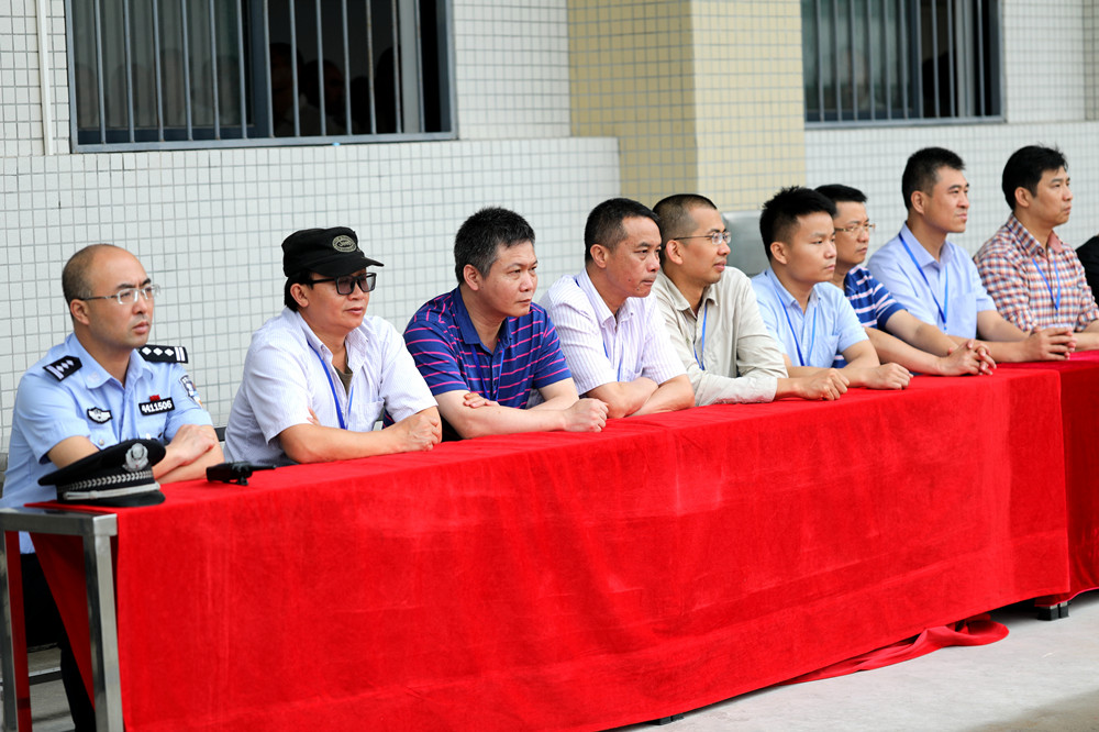 建設(shè)工程總包部黨支部和后勤黨支部結(jié)對(duì)開展警示教育學(xué)習(xí)活動(dòng)1_副本.jpg 建設(shè)工程總包部黨支部和后勤黨支部結(jié)對(duì)開展警示教育學(xué)習(xí)活動(dòng)1_副本.jpg